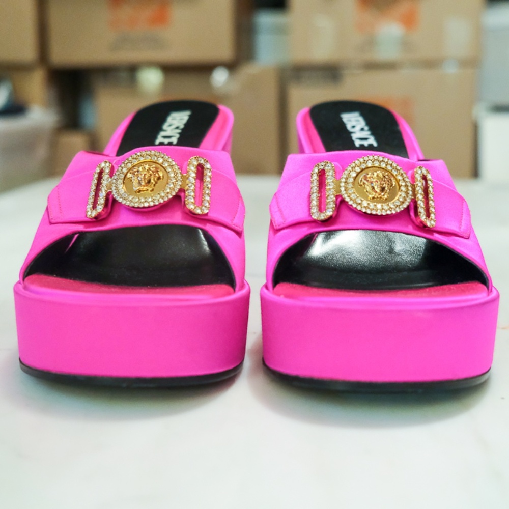 Medusa Biggie Leather Sandal